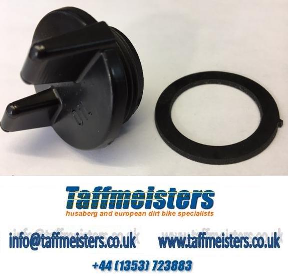 100203 - Black Oil Filler Cap with Gasket  1989-2003 blue (22002101 and 34002401)